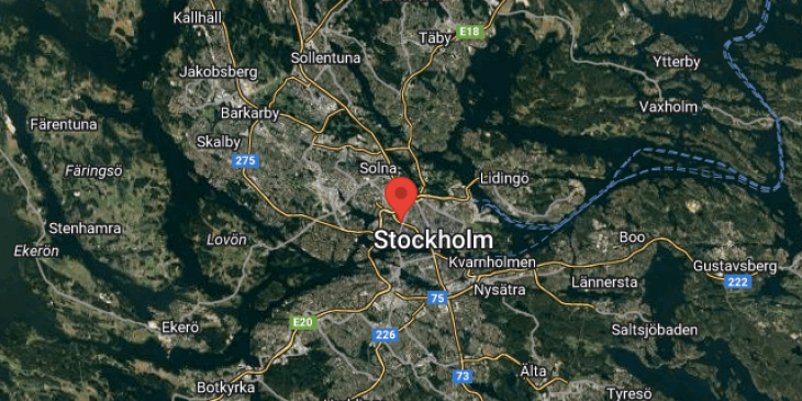rymlig etta med hogt tak och tragolv i 20 talshus id us 26170 rn 38175 map