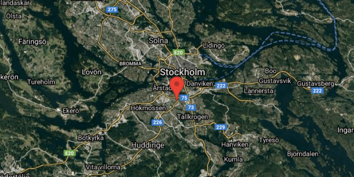 superfin 2a med byggd rumsavdelare o stor balkong map